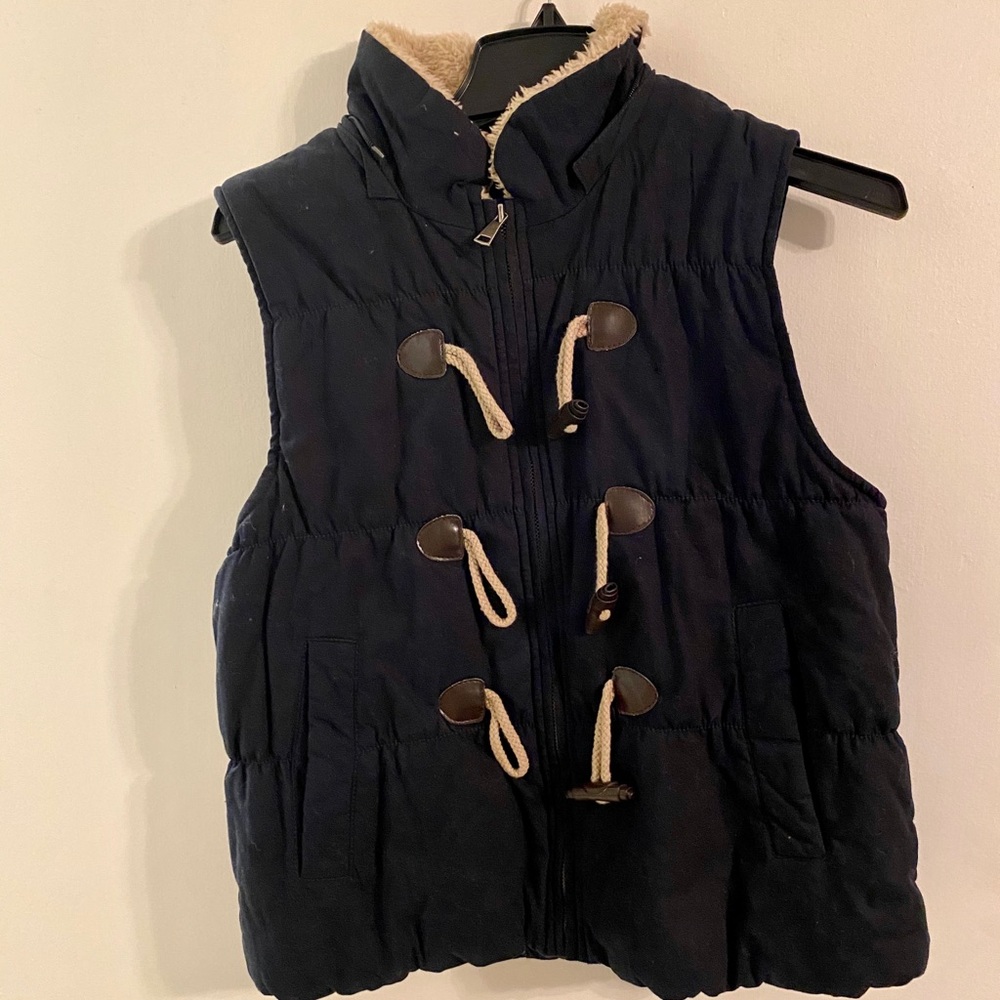 NWT Coffee shop navy toggle vest with hood Size Large